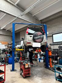 Attrezzatura officina autoriparazioni