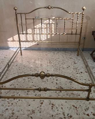 Letto matrimoniale in ottone antichizzato