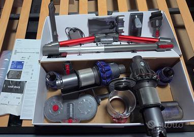Dyson V10 Motorhead completo di accessori vari