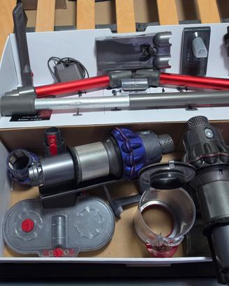 Dyson V10 Motorhead completo di accessori vari