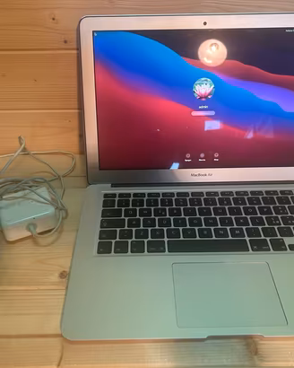 MacBook Air 13" (2014) - 4GB RAM / 128GB SSD