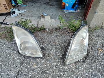 Fanali anteriori Suzuki Swift Sport 2009 – coppia 