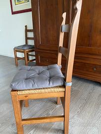 Sedie in noce e paglia