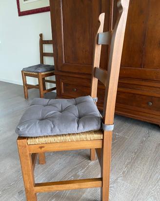 Sedie in noce e paglia