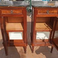 Coppia di comodini antichi
