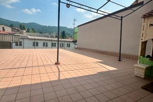Quadrilocale con terrazza + magazzino/box 150mq