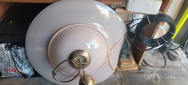 lampadario a forma di  cappello 