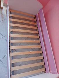lettino Montessori per bimba