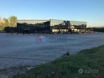 Immobile di 4360 m² a Collesalvetti