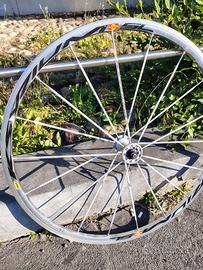Cerchio Mavic anteriore nuovo.