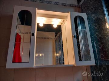 Mobiletto bagno sopra lavabo