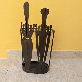 portaombrelli in ferro nero