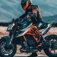 Competo pelle e Guanti KTM .....altro