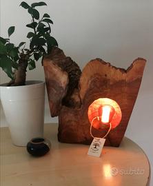 lampada in legno di ulivo 