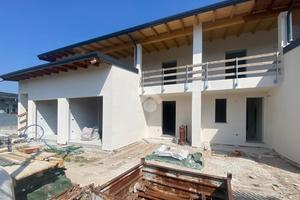 3 LOCALI A PIERANICA