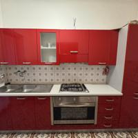 Cucina lineare completa di elettrodomestici