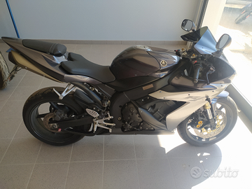 Yamaha R1 1000 anno 2004