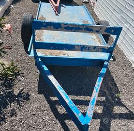 rimorchio per uva e pesche 