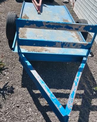 rimorchio per uva e pesche 