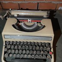 Macchina da scrivere Olivetti