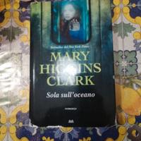 sola sull'oceano di Mary Higgins Clark 