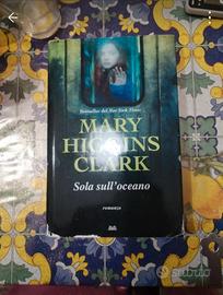 sola sull'oceano di Mary Higgins Clark 