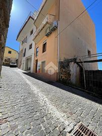 2 LOCALI A BAUNEI