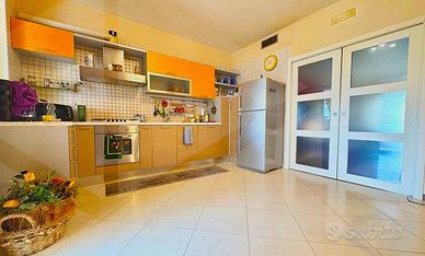 CUCINA "BERLONI" CON ELETTRODOMESTICI A INCASSO