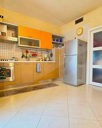 CUCINA "BERLONI" CON ELETTRODOMESTICI A INCASSO