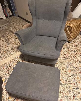 Poltrona Ikea con poggiapiedi