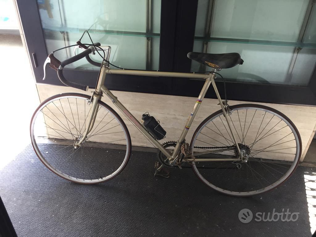 Bici Da Corsa Urbana 28 Pollici Uomo - Freni A Disco, 21 Marce, Telaio 530/570mm, Argento/Nero/Rosa - Foto 2