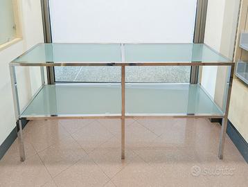 Tavolo Espositivo, finitura acciaio e Vetro Satin.