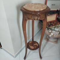 treppiedi  in legno e marmo