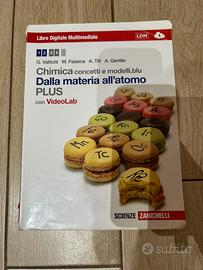 Libro di chimica Dalla materia all'atomo