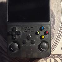 Console stile Gameboy emulatore Playstation ecc