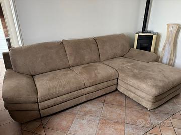 Divano letto a 3 posti quasi nuovo, prezzo conveni