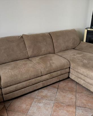 Divano letto a 3 posti quasi nuovo, prezzo conveni
