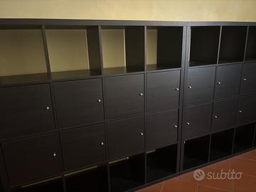 libreria ikea con scomparti chiusi