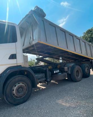 SCANIA R124 LB