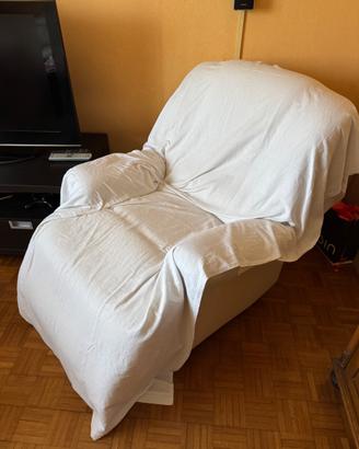 Poltrona e divano scontati del 95%