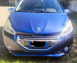 Peugeot 208 - 2012