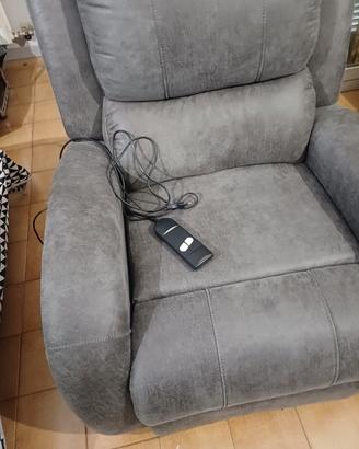 poltrona con alzata assistita