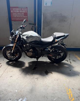 Honda CB 500 Hornet 2024  Incidentata
