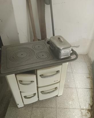 Stufa a legna vintage marca la sovrana