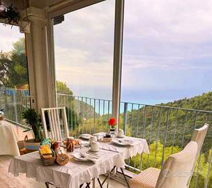 Vendita villa su due piani con terreno e giardino