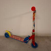 Monopattino due ruote Super Mario