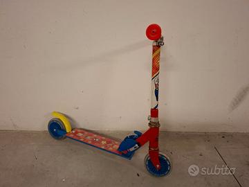 Monopattino due ruote Super Mario