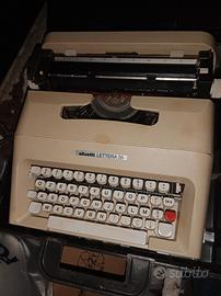macchina  da scrivere 
