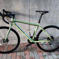 bici Gravel taglia M, cambio Shimano 3x8