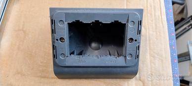 Scatola Box da tavolo Vimar 16803 da 3 moduli